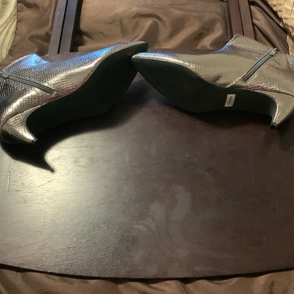 Torrid Size 10 4B PWTR Snake Kitten Heel Bootie - Picture 4 of 4